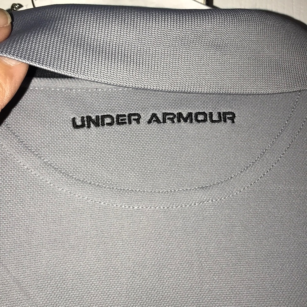Men’s Under Armour Shirt - Picture 6 of 8